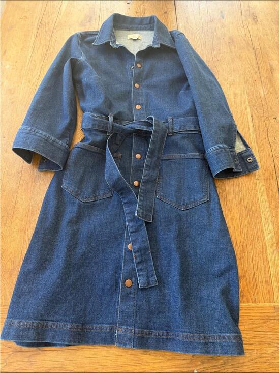 LOFT Dresses & Skirts - Women’s Loft Denim Belted snap Long Sleeve Dress. Size 4